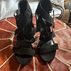 New look black straps heals